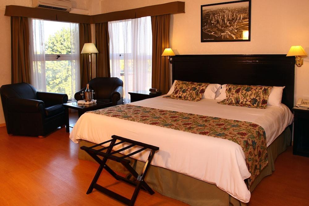 Ramada By Wyndham Buenos Aires Hotel Vicente López Екстериор снимка