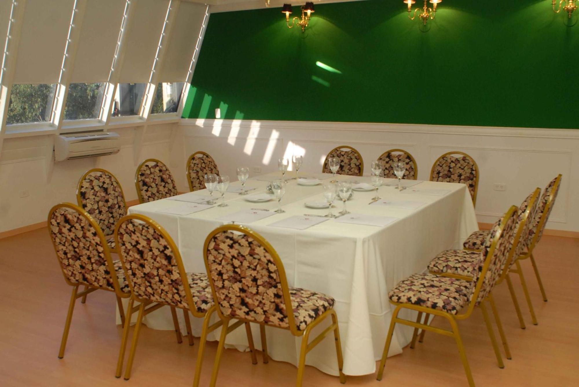 Ramada By Wyndham Buenos Aires Hotel Vicente López Ресторант снимка
