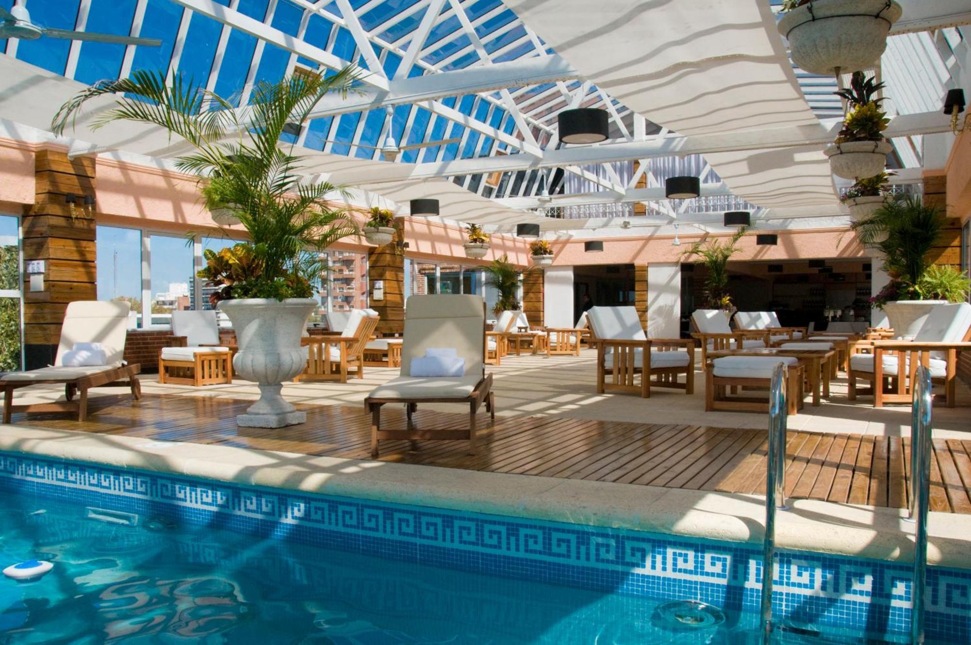 Ramada By Wyndham Buenos Aires Hotel Vicente López Екстериор снимка