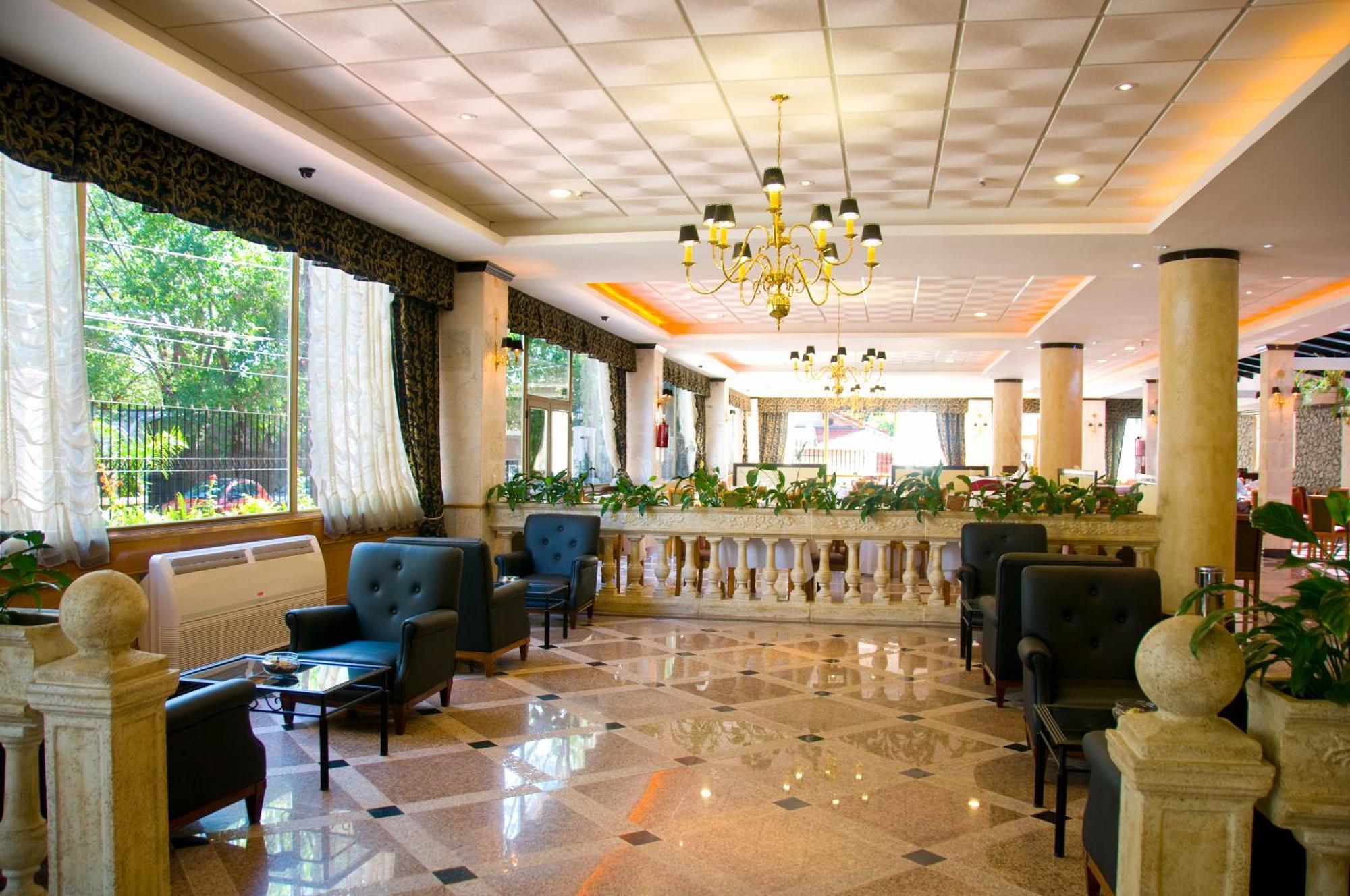 Ramada By Wyndham Buenos Aires Hotel Vicente López Екстериор снимка