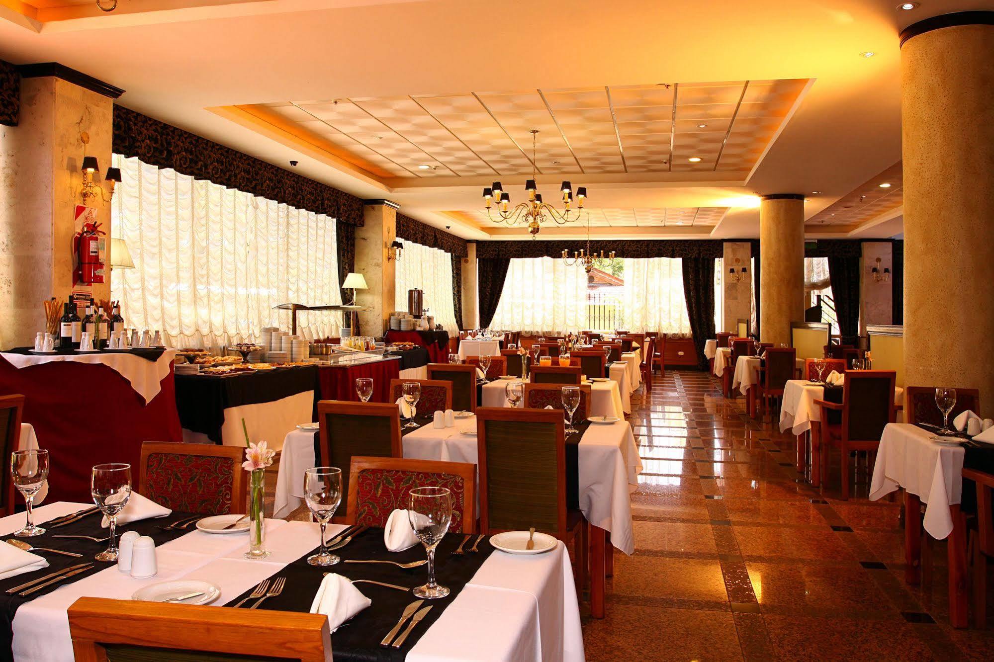 Ramada By Wyndham Buenos Aires Hotel Vicente López Екстериор снимка