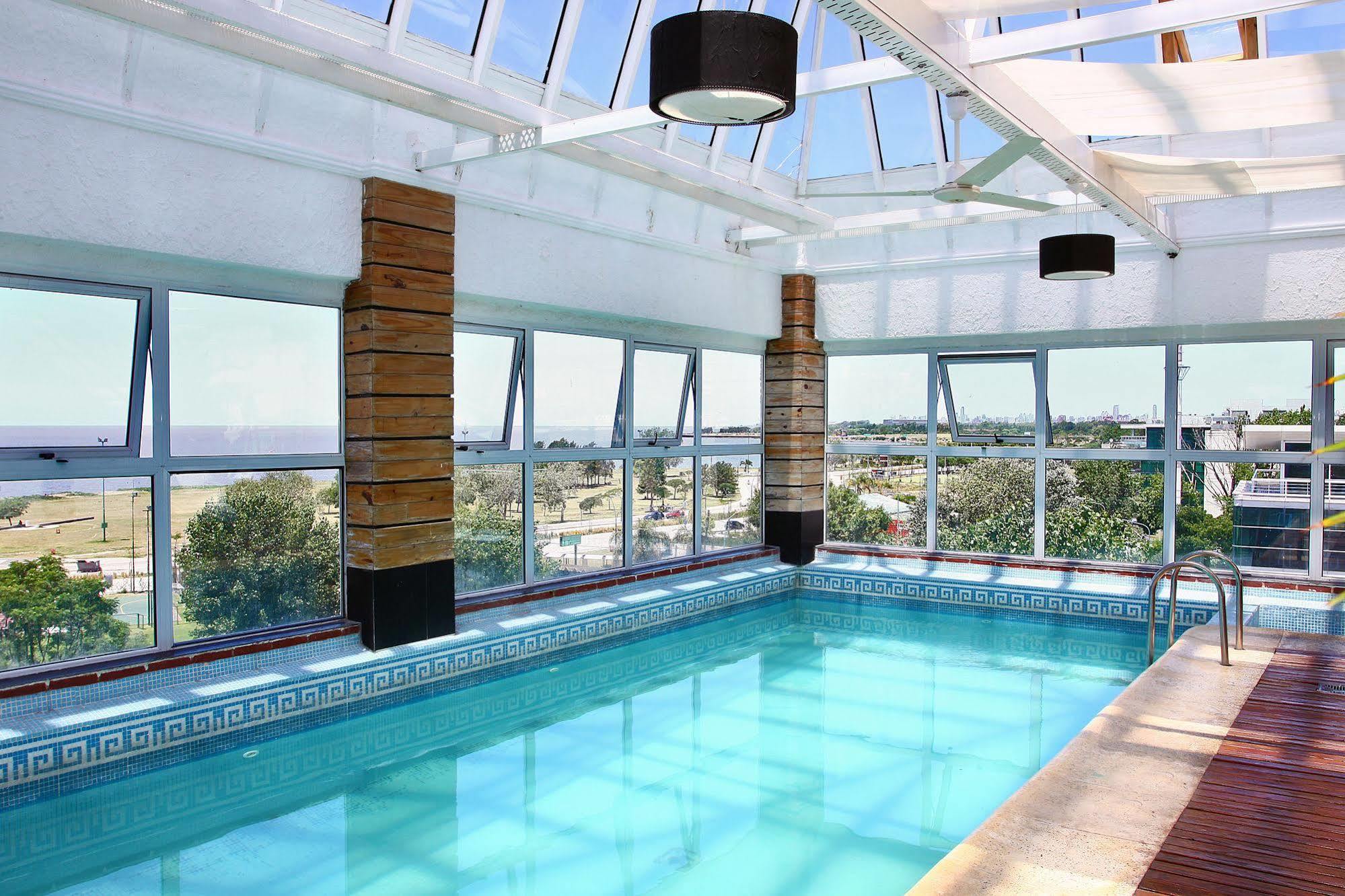 Ramada By Wyndham Buenos Aires Hotel Vicente López Екстериор снимка