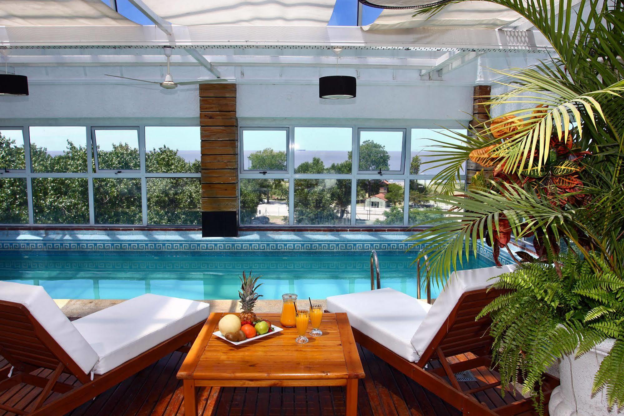Ramada By Wyndham Buenos Aires Hotel Vicente López Екстериор снимка