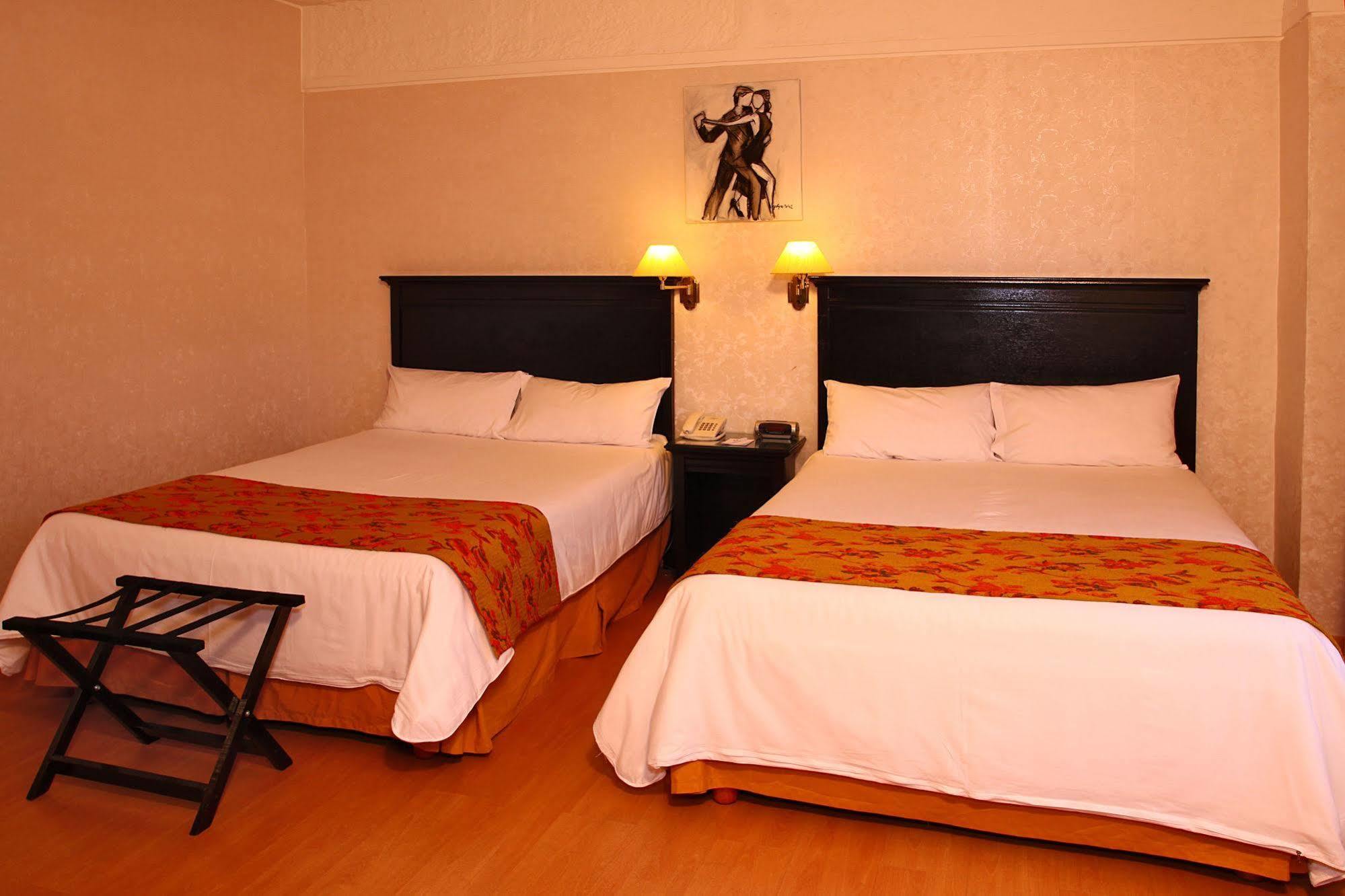 Ramada By Wyndham Buenos Aires Hotel Vicente López Екстериор снимка