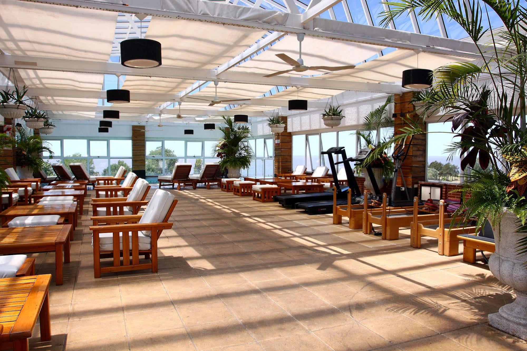 Ramada By Wyndham Buenos Aires Hotel Vicente López Екстериор снимка