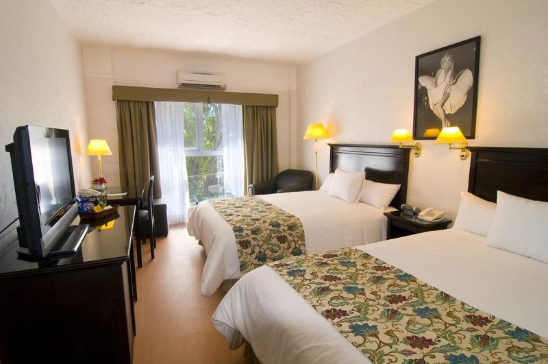 Ramada By Wyndham Buenos Aires Hotel Vicente López Екстериор снимка